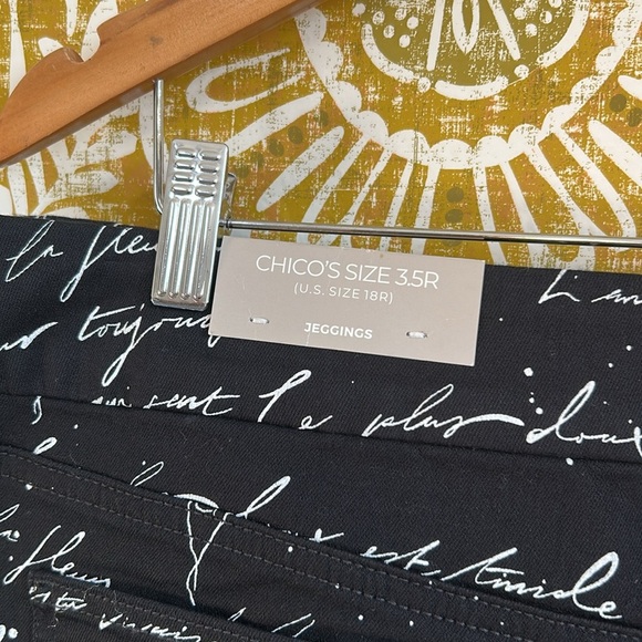NWT CHICO’S Script-Print Slim Fit Stretch Pull-On Pants Jeggings in Black Sz 18 - Picture 6 of 12